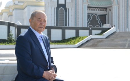 Әкім Тарази. Есуас