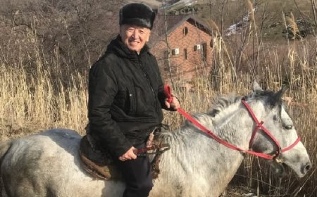 Мархабат Байғұт. Ақсақ кемпір