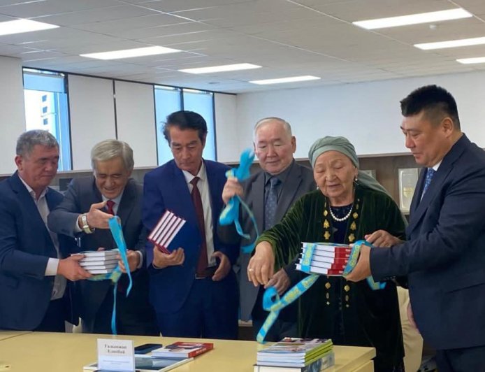 «Мақамы бөлек Мархабат»: Жаңа жинақтың тұсауы шешілді