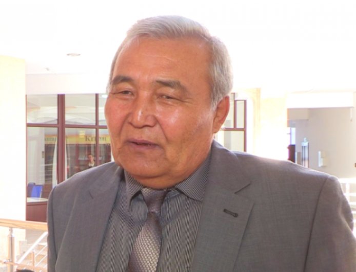 Сәрсенбек Сахабат. Сөз мүсіні