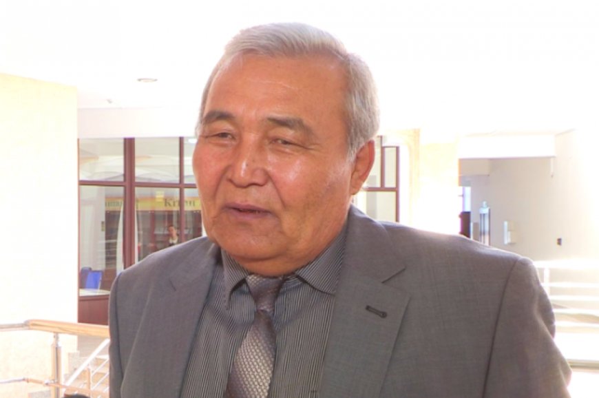 Сәрсенбек Сахабат. Сөз мүсіні